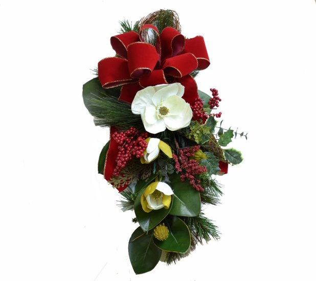 (image for) Magnolia Christmas Swag TEXT_CLOSE_WINDOW