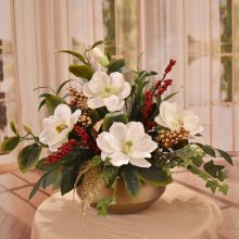 (image for) White Magnolia and Berry Winter Centerpiece CR1624