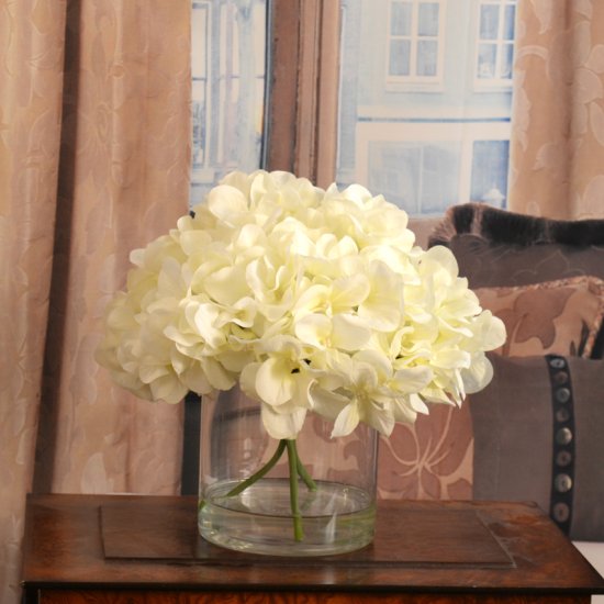 (image for) Cream Hydrangea Flower Arrangement AR401 -Out Of Stock TEXT_CLOSE_WINDOW
