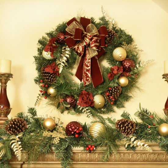 (image for) Designer Burgundy Christmas Wreath CR1580 TEXT_CLOSE_WINDOW