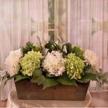 (image for) Farmhouse Hydrangea Planter AR470