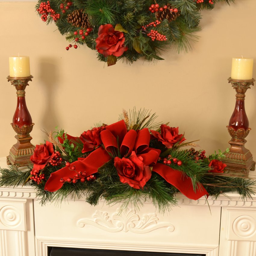 (image for) Christmas Centerpiece with Roses TEXT_CLOSE_WINDOW